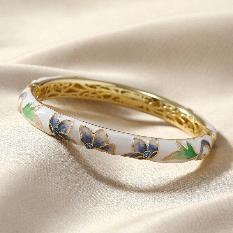 

lussocollezioni Enchanting Ivy Gold Bangle