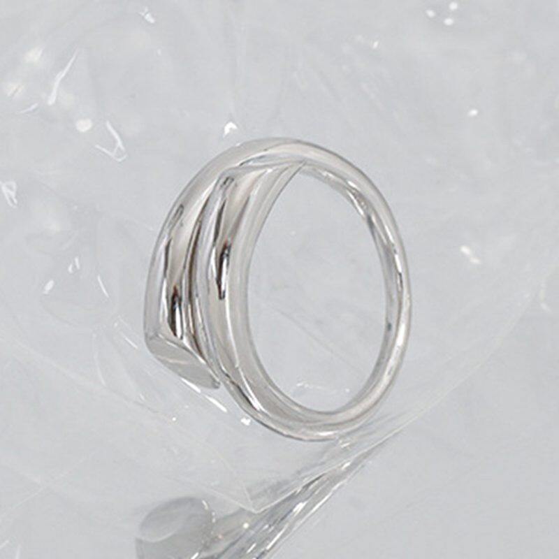 

lussocollezioni Liz Silver Ring with Timeless Appeal