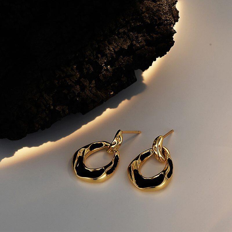 

Lussocollezioni Golden Thea Drop Earrings for Effortless Charm