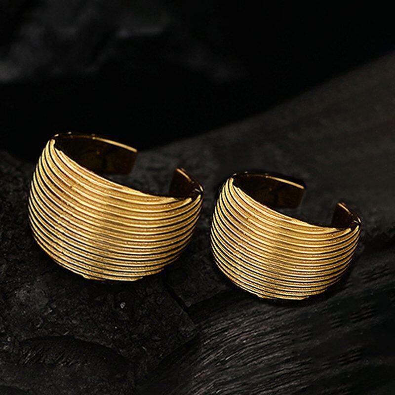 

Lussocollezioni Butterfly Gold Ring for Classic Sophistication