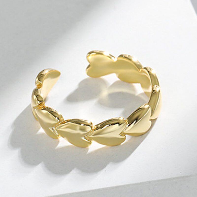 

lussocollezioni Golden Era Ring with a Sentimental Touch