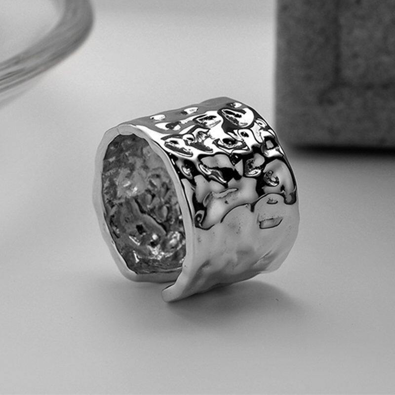 

lussocollezioni Bold Silver Ring for Modern Elegance