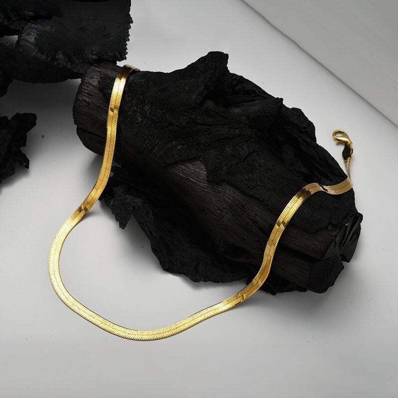 

Lussocollezioni Gold Snake Necklace for Distinctive Style