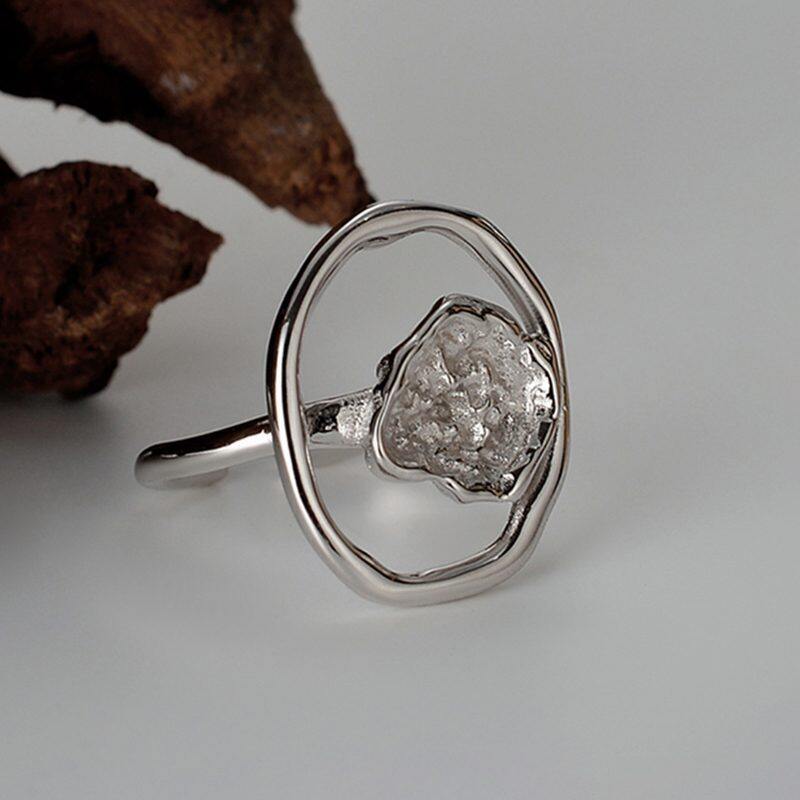 

lussocollezioni Silver Azy Ring with Playful Charm