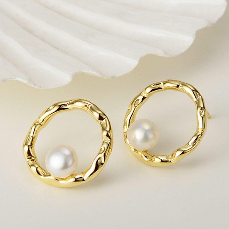

Lussocollezioni Luxurious Twisted Gold Earrings with Elegant Pearl Drop
