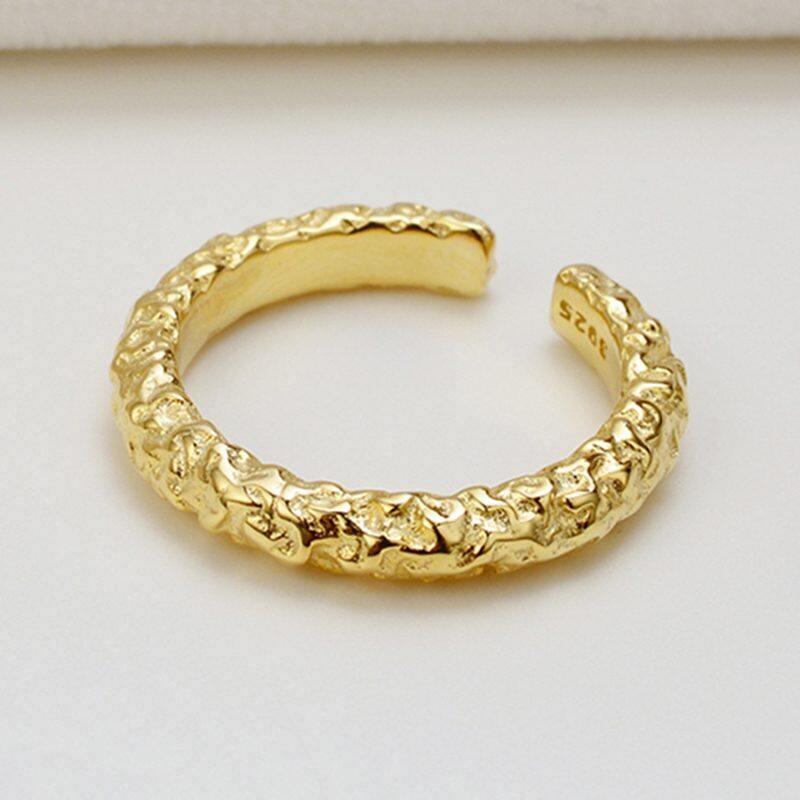 

lussocollezioni Amelia Gold Ring for a Regal Finish