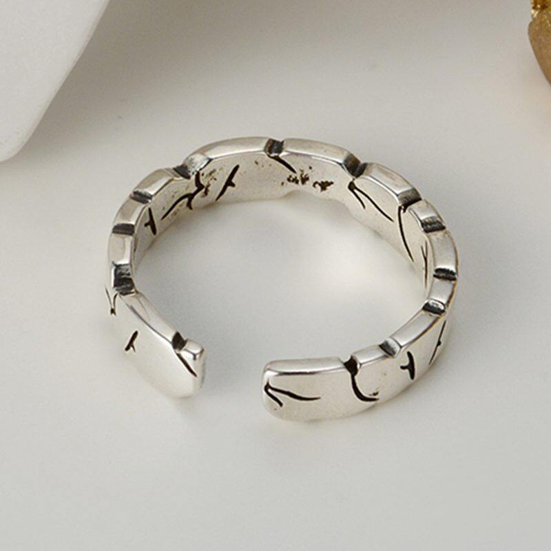 

lussocollezioni Cave Silver Ring for a Distinctive Look