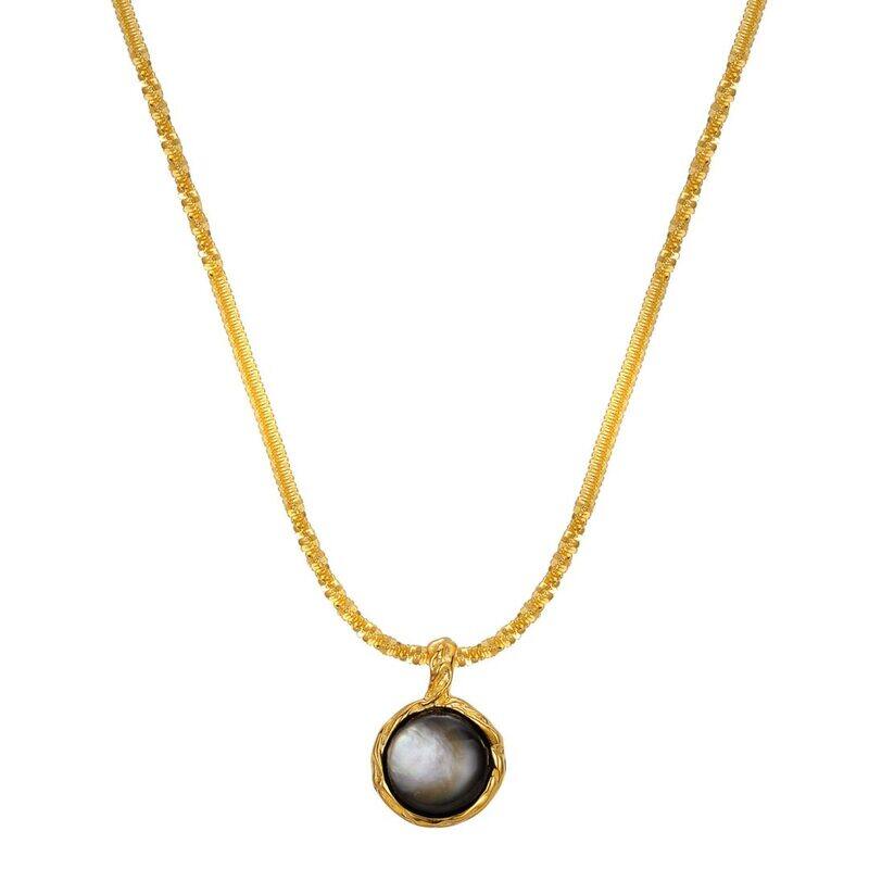 

Lussocollezioni Vermeil Pearl Necklace with Luxe Appeal
