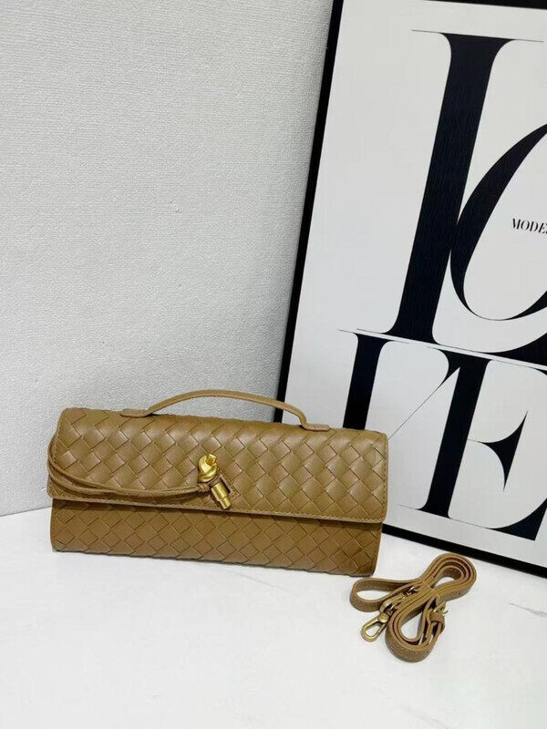 

Bottega Veneta Woven Leather Clutch Bag - Model 9901#