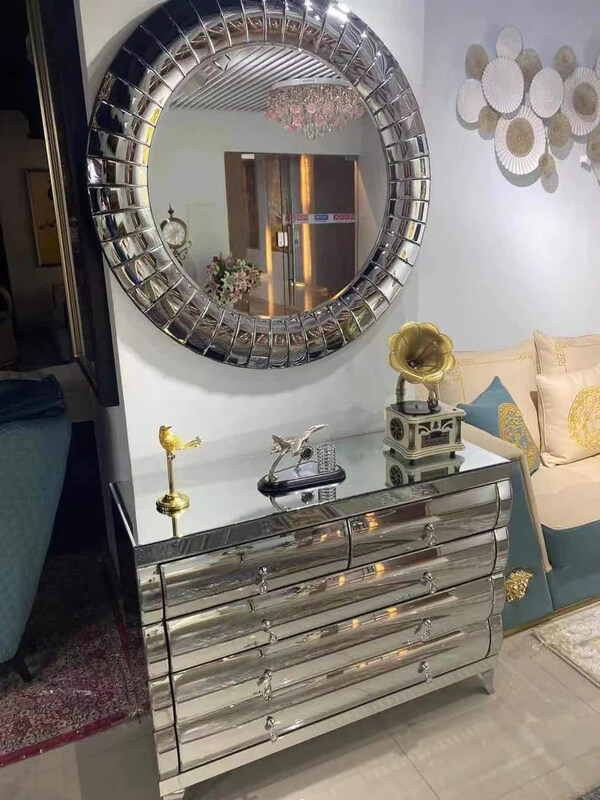

AWD Antique Chest of Drawers with Round Matching Mirrored Glass, Silver