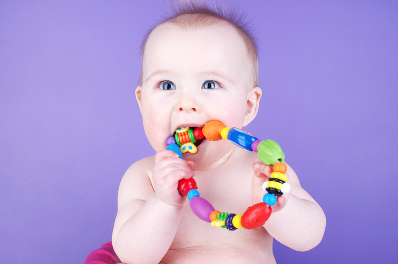 Nuby Playful Teething Bracelet Bug-A-Loop, Multicolor