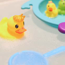 Moon Bath Duck Toy with Assorted Mini Ducks Boat & Sieve, Multicolour