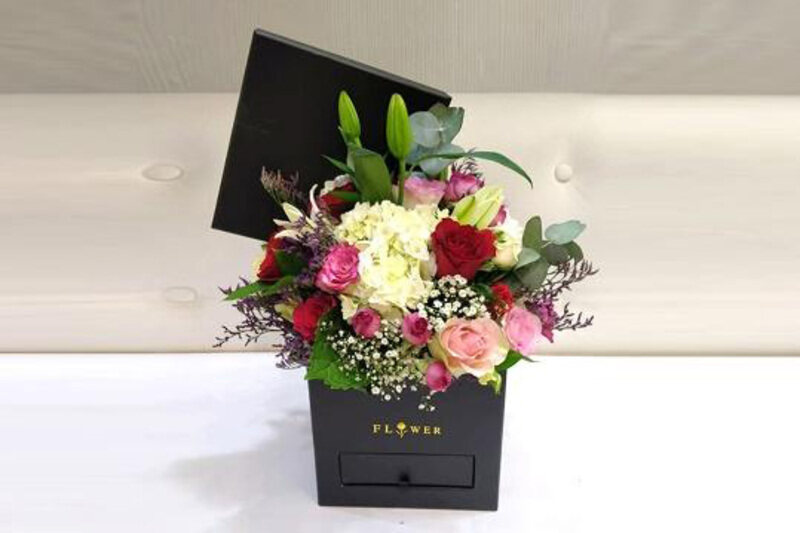 

Carmel Flowers Mixed Flowers Lovely Happy Box, Multicolour
