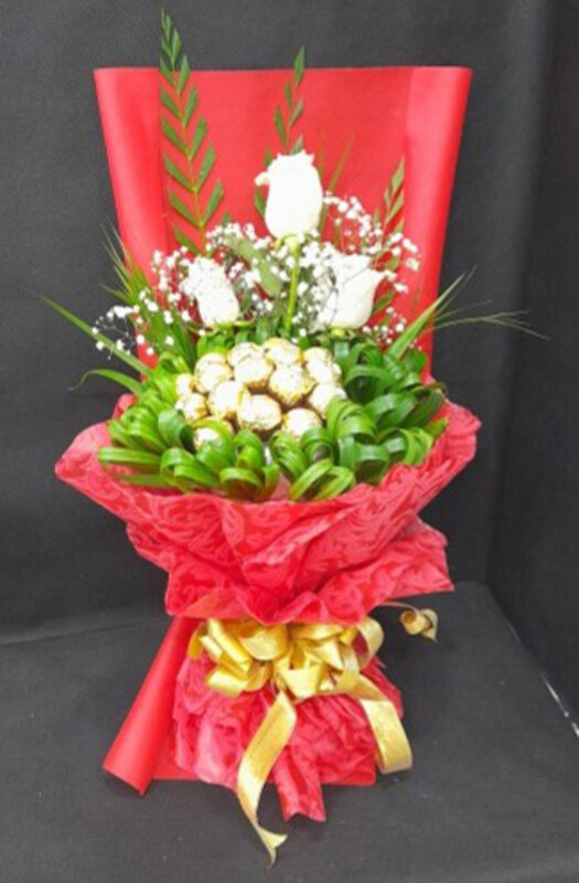 

Carmel Flowers White Eternity Bouquet, White