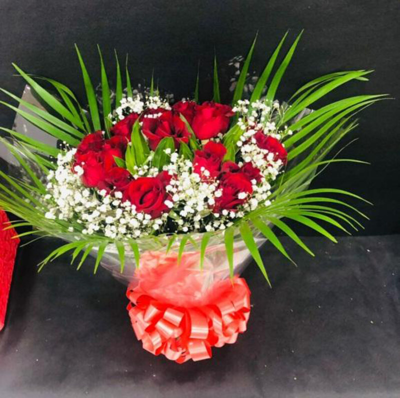 

Carmel Flowers Elite Red Round Bunch, Multicolour