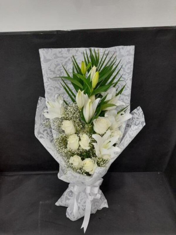 

Carmel Flowers Radiant Bouquet, White