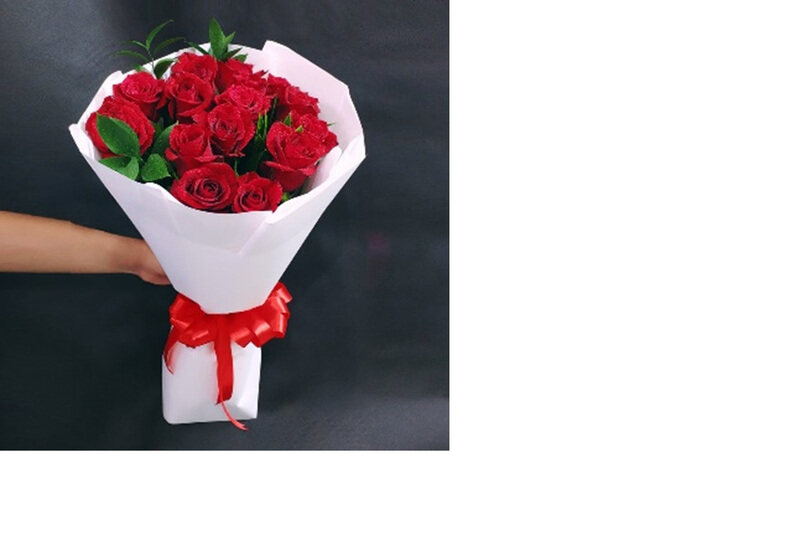 

Carmel Flowers Elegant Red Bouquet With 15 Red Roses With Nice Wrapping & Ribbon, Red