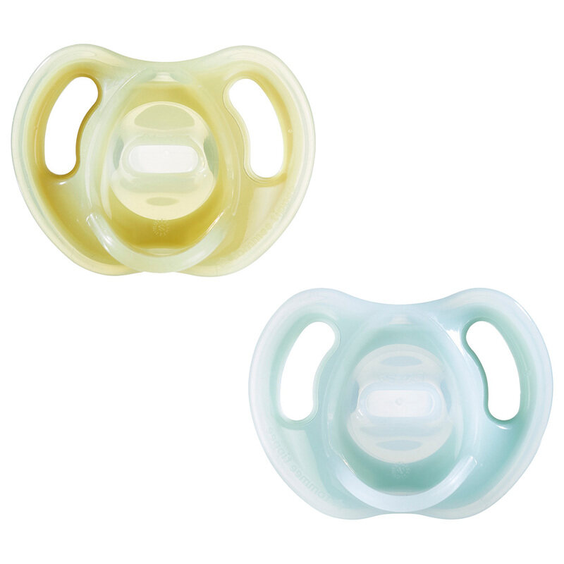 

Tommee Tippee Ultra Light Silicone Soother, 2 Pieces, Blue/Yellow