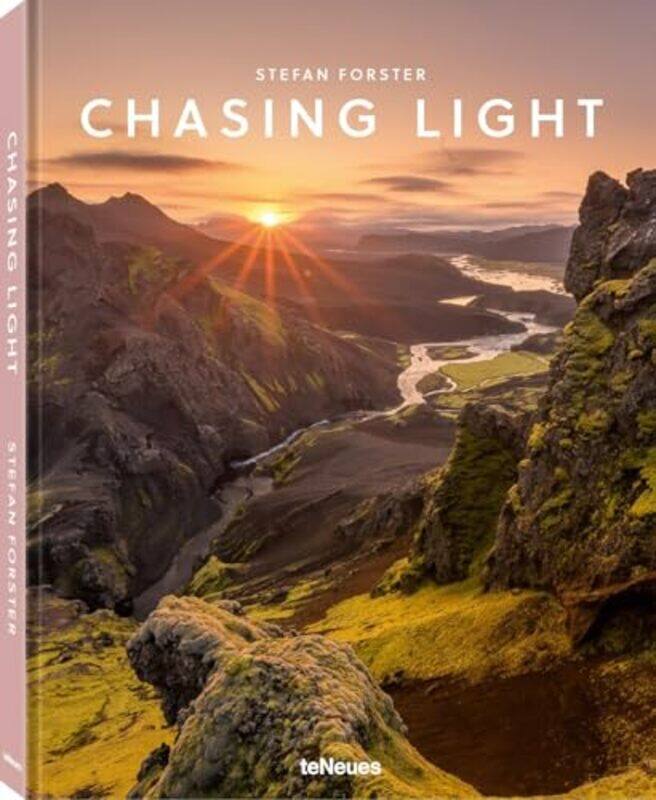 

Chasing Light by Nick MarshallMike BrownG Blair FritzRyan Johnson-Hardcover