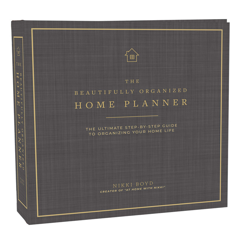 

The Beautifully Organized Home Planner: The Ultimate Step-by-Step Guide to Organizing Your Home Life, Hardcover Book, By: Nikki Boyd