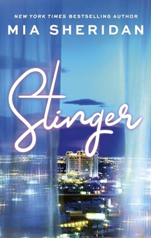 

Stinger by Mia Sheridan-Paperback