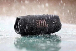 JBL Charge 5 Portable Waterproof Speaker with Powerbank, Black