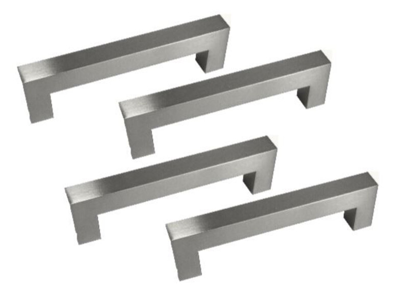 

Robustline Highly Quality Metal Drawer Pull Handle - Cupboard Handle - Silver - 96MM - A7092