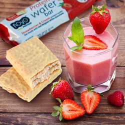 Novo Strawberries & Cream Protein Wafer Bar, 40g