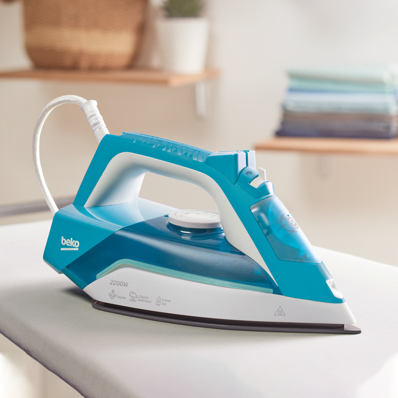 Beko SIM 3122 T, Steam Iron, 2200 W, Ceramic Coated Soleplate with Steam Pools, 3-Way Auto shut-off, Anti-Drip - Turquoise