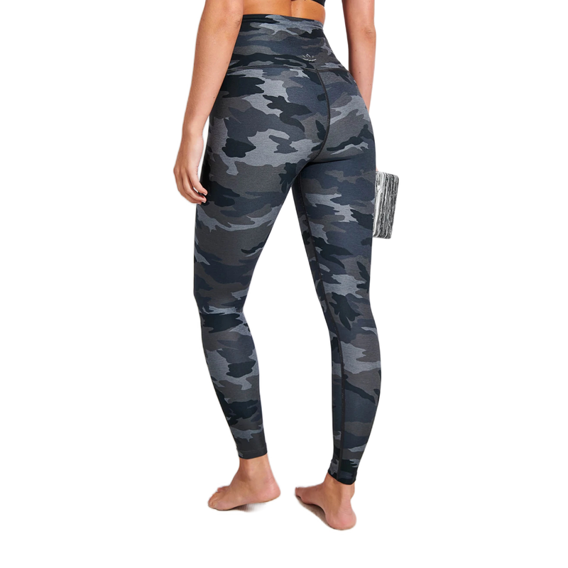 SPACEDYE PRINTED CAUGHT IN THE MIDI HIGH WAISTED LEGGING SILVER MIST CAMO SMALL