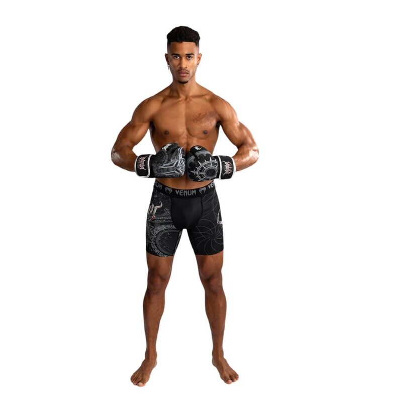 

VENUM GLADIATOR 5.0 VALE TUDO SHORTS BLACK/SILVER MEDIUM