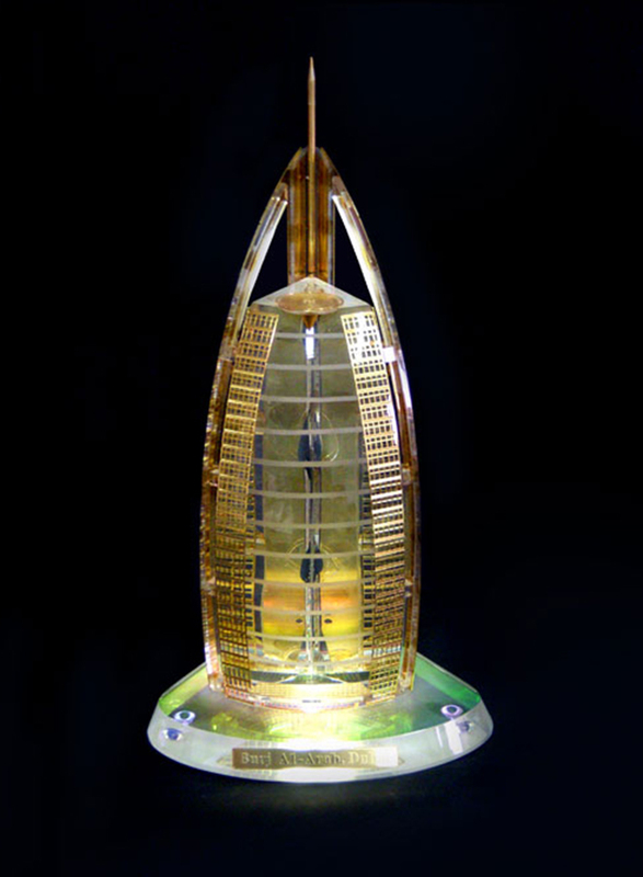 سلفر سورد نموذج من الكريستال مطلي بالذهب لبرج العرب, 14.9 x 14 x 28 سم, الوان متعددة