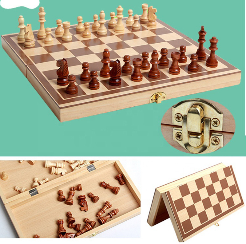 طقم شطرنج خشبي مكون من 32 قطعة