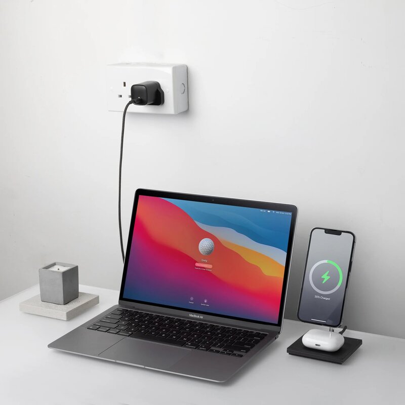 Native Union Fast GaN Wall Charger for MacBook Air, USB-C Laptops, iPad Pro/Air/Mini, iPhone 12/13 Pro/Max, Galaxy, Black