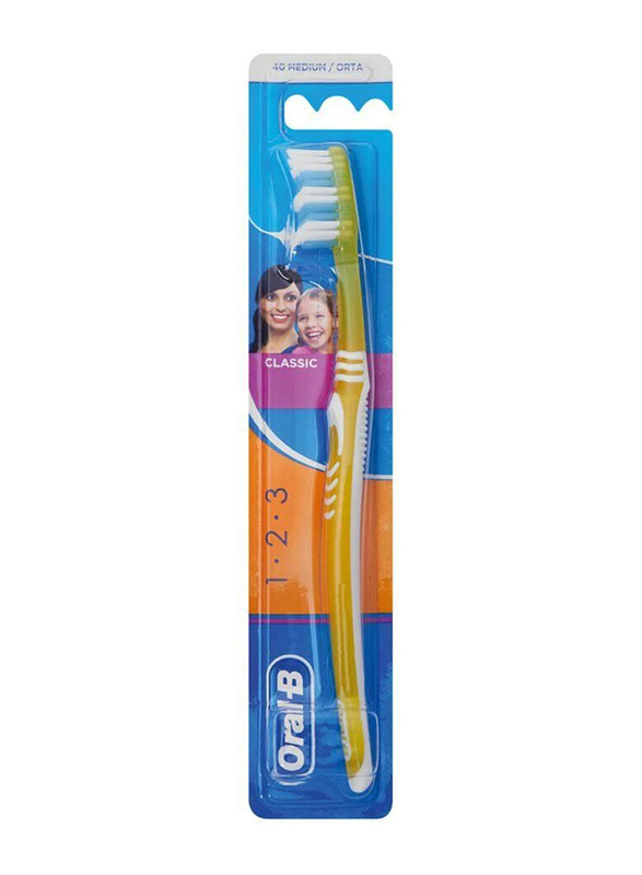 Oral B 3-Effect Classic Medium Toothbrush
