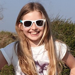كول صن ويف نظارة شمسية بإطار كامل للأطفال, عدسة سموكي, 3-10 سنوات, وايت اكواريس