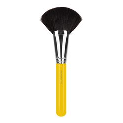 Bdellium Tools Professional Makeup Brush - Studio Series 991 Powder Fan - With Soft Synthetic and Natural Mixed Fibers For Defining the Cheekbones (Yellow 1pc)