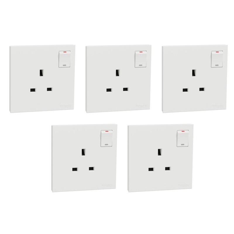 Schneider Electric Switched socket, AvatarOn C, 13A 250V, 1 gang, white - Pack of 5