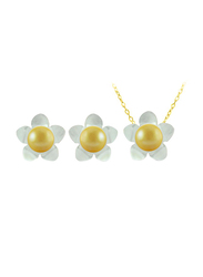 Vera Perla 3-Pieces 18k Solid Yellow Gold Jewellery Set for Women, with Necklace, Bracelet and Earrings, with 13mm Mother of Pearl Flower Shape and 7mm Pearl, White/Yellow