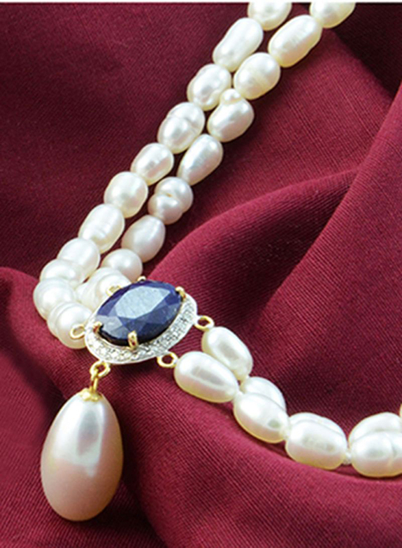 فيرا بيرلا سوار من الذهب عيار 18 قيراط للنساء،مزيّن بـ 0.12 قيراط الماس البيضاوي والياقوت الأزرق وحجر اللؤلؤ الأبيض.