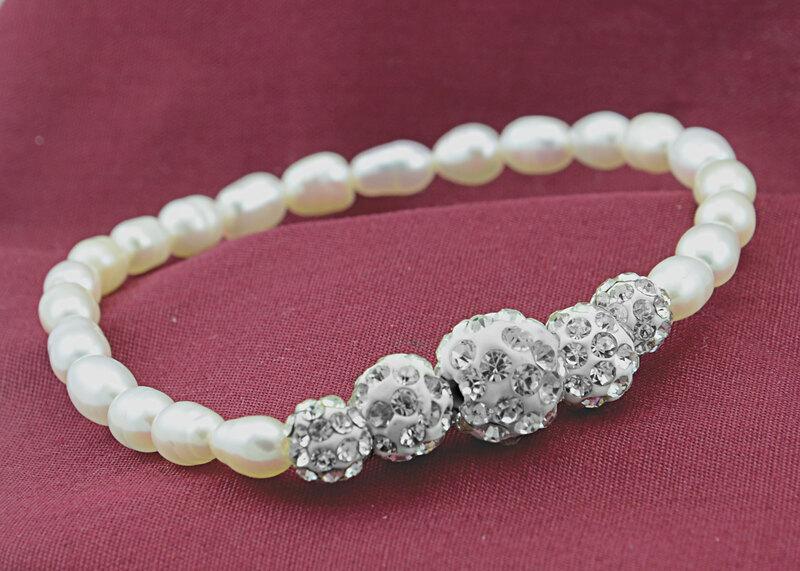 Vera Perla Strand Elastic Beaded Bracelet for Women with Gradual Crystal Ball & Pearls, White