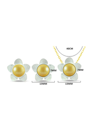 Vera Perla 3-Pieces 18k Solid Yellow Gold Jewellery Set for Women, with Necklace, Bracelet and Earrings, with 13mm Mother of Pearl Flower Shape and 7mm Pearl, White/Yellow