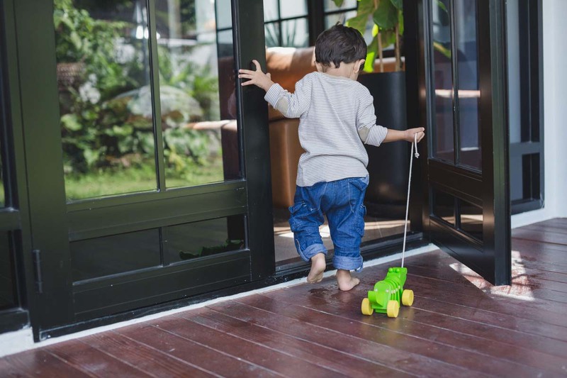 Plan Toys Dancing Alligator, Ages 1+, Multicolour