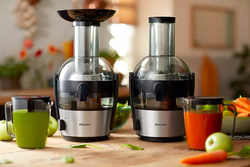 Philips 2L Viva Collection Juicer, 800W, HR1863, Black