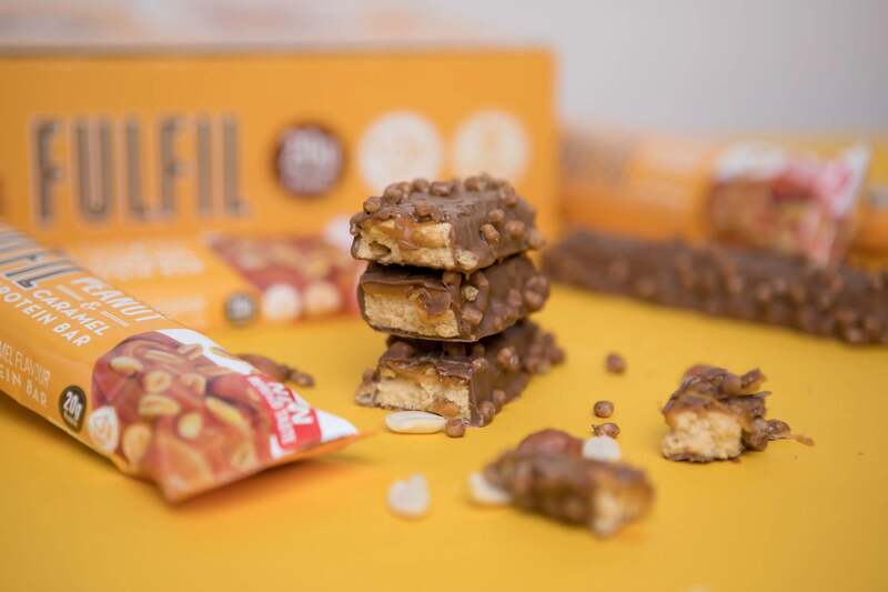 Protein Bar (15 x 55g Bars) Peanut Caramel Flavour 20g High Protein, 9 Vitamins, Low Sugar