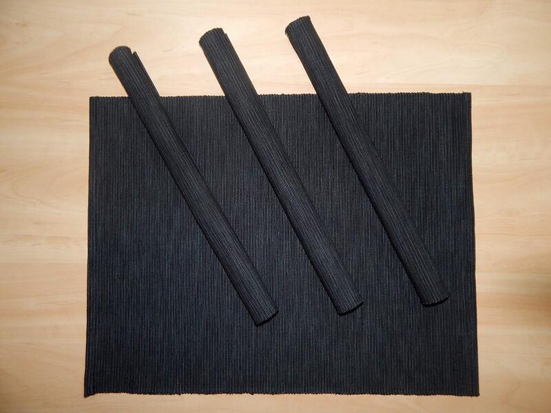 Home Colors.in 4-Piece Ribbed Dinning Table Placemats, Black