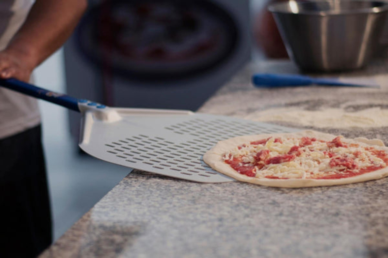 Gi.metal 33cm Rectangular Perforated Pizza Peel, Silver/Blue