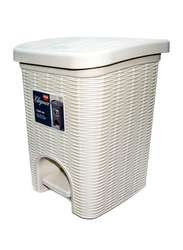 AKC Plastic Garbage Bin, 20 Litters, White