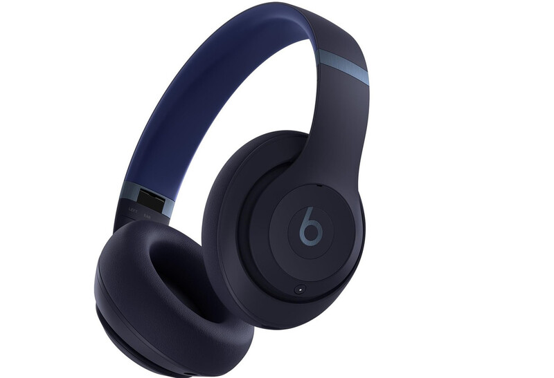 Beats Studio Pro Wireless Over-Ear Headphones with noise cancellation Blue