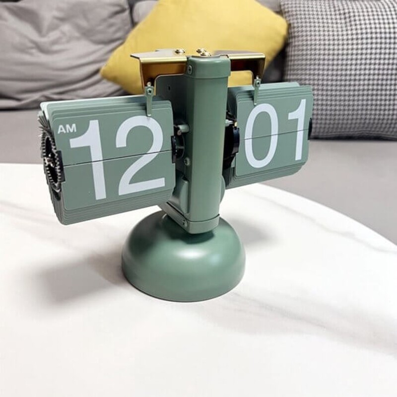 Flip Desk Clock  Mechanical Retro Style